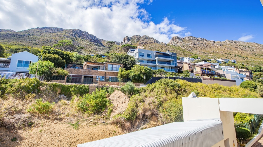 To Let 4 Bedroom Property for Rent in Gordons Bay Village Western Cape